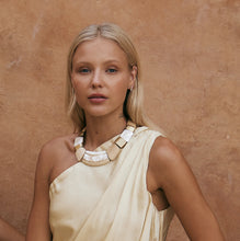 画像をギャラリービューアに読み込む, Mārga Slice Studs