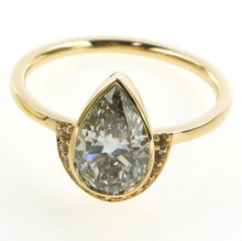 Load image into Gallery viewer, Baiku Sparkle Pear Sapphire
