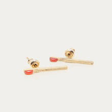 Load image into Gallery viewer, Sisu Bar Stud Earring
