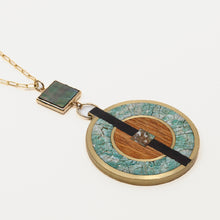 Load image into Gallery viewer, Vida Round Pendant Necklace