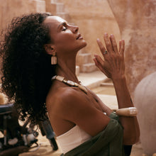 画像をギャラリービューアに読み込む, Mārga Inlaid Earrings
